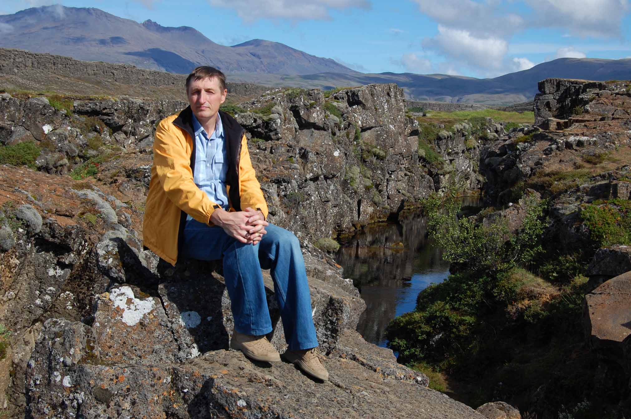 Võru juurtega kollektsionäär Avo Randma on kokku kogunud üle 150 albumitäie kaarte. Kogumishuvi pole sellega raugenud ning mees otsib edasi neid eksemplare, mida veel kätte saada pole õnnestunud. Foto: ERAKOGU